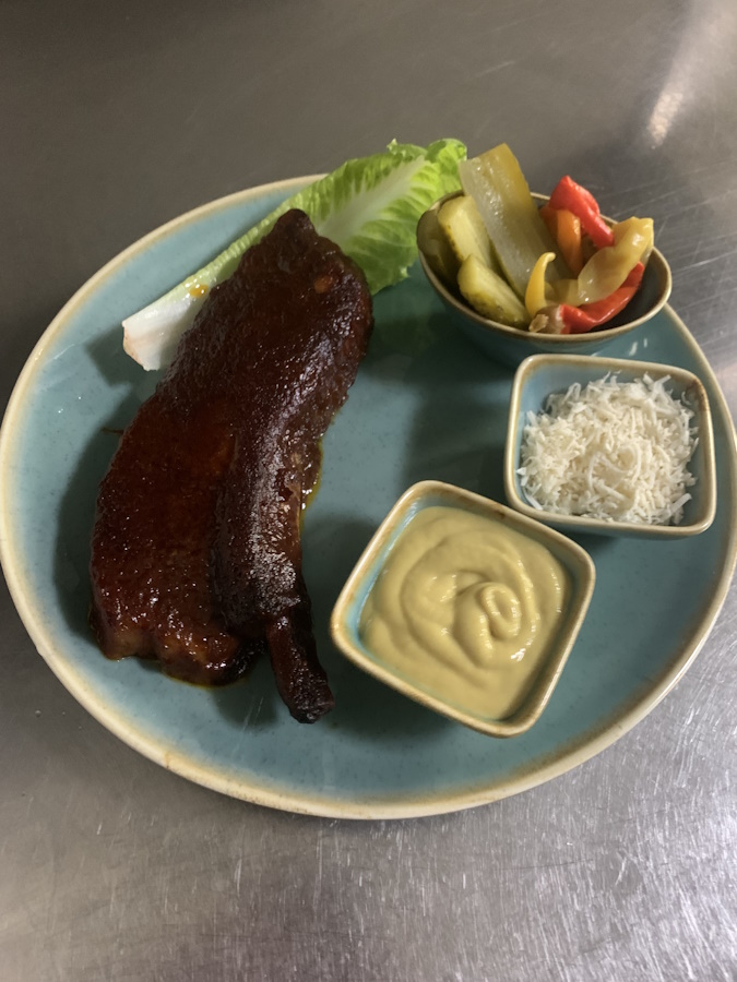 Pork ribs with Jack Daniel´s BBQ sauce, bread 